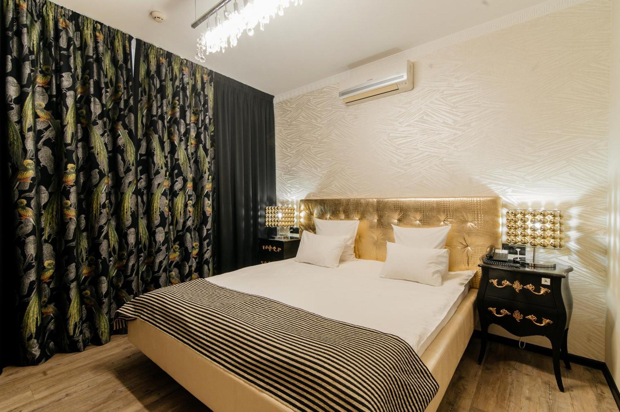 Weekend Boutique Hotel Chisinau Exterior foto
