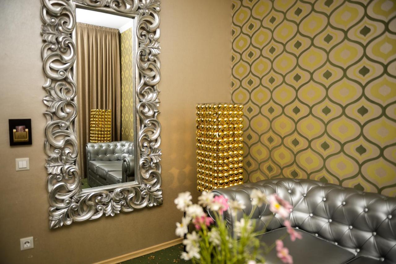 Weekend Boutique Hotel Chisinau Exterior foto